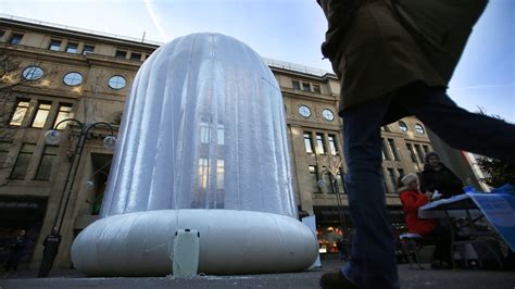 Blowjob ohne Kondom gegen Aufpreis Begleiten Würzburg